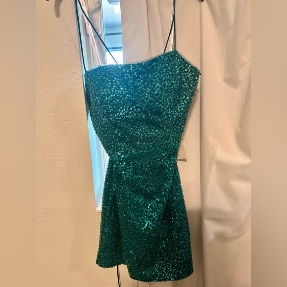 Green sequins NWT prom girl mini dress - Picture 3 of 4